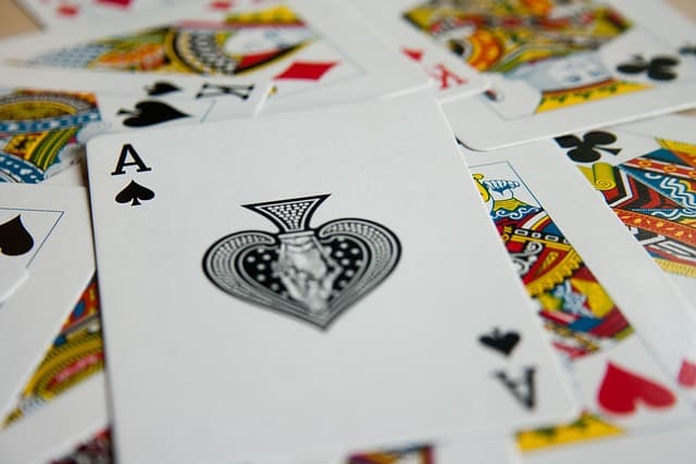 Les règles incontournables du jeu de société Uno